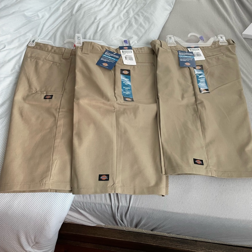 DICKIES BRAND: Boys Size 18 Husky uniform shorts.